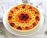 Après les pommes, ce sont les carottes que l'on roule pour faire cette tarte aussi jolie que bonne.