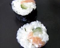 Des makis printaniers, plein de fraîcheur pour un repas ensoleillé.