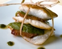 Verticales de bar aux tomates confites et basilic