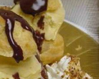 Profiteroles glace et chantilly