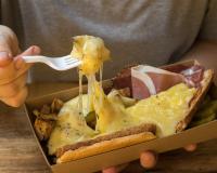 Raclette Bowl : pourquoi vous allez adorer (ou pas) cette tendance de 2021 ?