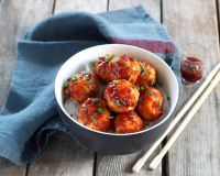 Rapides à faire, elles vont plaire aux enfants : voici notre recette des boulettes de poulet sauce BBQ