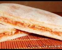 St Marcellin naans au saumon fumé et pesto rosso