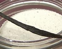 Rien de plus facile que de réaliser son sucre vanillé maison. D'autant plus qu'on recycle ces gousses déjà utilisées, génial non ?