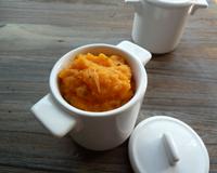 Une petite purée de courge toute simple avec de l'orange et une touche de sauge, qui sera parfaite avec une viande blanche.