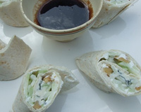 Wraps Roquefort Papillon, noix et pomme verte et sa vinaigrette au vin de noix