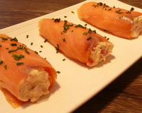 Voici une idée originale pour déguster du saumon fumé. L'association de saveurs « Ricotta / poivrons » et saumon fumé est succulente. Cette recette est facile à réaliser.…