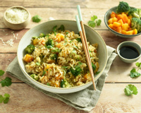 Riz frit Thaï au poulet et aux légumes d'Automne