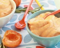 Yaourt glacé à l'abricot, romarin et miel de citronnier