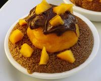 Un sorbet au kaki onctueux sur un coussin aéré et moelleux au NUTELLA ! Quadruple miam !