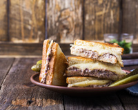 Connaissez-vous le Tuna Melt, ce sandwich américain au thon et cheddar qui cartonne sur les réseaux ?