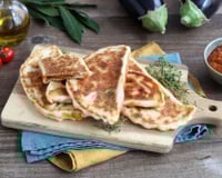 Gozlem ou crêpes turques farcies au riste d'aubergine