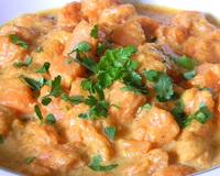 Encore une recette à base de courge, mais celle-ci sort de l'ordinaire; cuite dans du lait de coco additionné de pâte de curry, elle accompagne à la perfection les viandes…