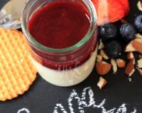 Panna cotta au sirop d'orgeat coulis de mûres