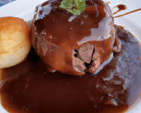 Rôti de bœuf, oeil de ronde sauce brune