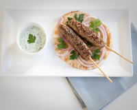 Variante moyen-orientale de l'Apéritif à la française, la tradition du mezzeconsiste à servir une multitude de petits plats qui sont partagés en touteconvivialité entre…