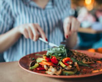 L’idée géniale (et anti-gaspi) de ce restaurateur : des plats de la veille à emporter pour 5 euros, les clients adorent
