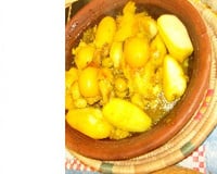 Tajine de poulet aux pommes de terre et olives vertes