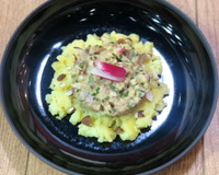 Tartare de hareng fumé aux amandes grillées