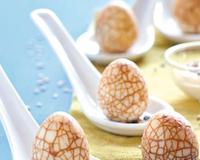 Petite recette d'oeufs de caille à servir à l'apéritif.