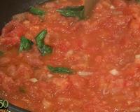 Une sauce aux tomates fraîches et au basilic, c'est LA sauce 'il sugo', cette sauce tomate typique d'Italie. Une sauce tomate délicieuse et à marier…