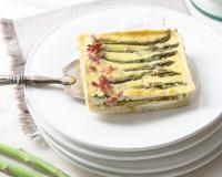 C'est la saison des asperges. Et pourquoi ne pas les cuisiner dans une quiche?