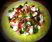 Salade fraicheur mâche, concombre, poivrons, oignons