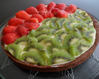 Tarte à la crème légère, fraises et kiwis