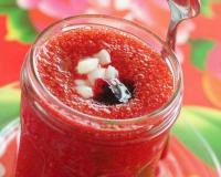 Gaspacho délicieux aux groseilles.