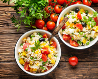 “C’est de la frappe atomique” : Norbert Tarayre partage sa recette de salade de riz originale, parfaite pour l’été
