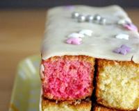 Damier entouré de pâte d'amandes.