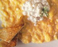 Des oeufs brouillés parfaits pour le petit déjeuner.