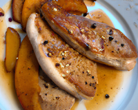 Escalopes de foie gras aux poires fondantes et Williamine