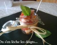 Vraiment la fraîcheur de la salade, les bouts de pains à l'huile d'olive et les tomates parfumées, c'est un voyage ensoleillé, une invitation aux vacances...