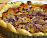 Tarte aux deux oignons, lard et cheddar