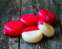 Les gens n'en reviennent pas quand on leur explique de quoi est vraiment faite la coque du Babybel