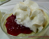 Mousse d'avocat et sa gelée de cerises