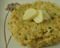 Risotto au riz complet et à l'ail blanc de Lomagne