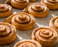 Pour changer de la classique galette des rois, voici la recette gourmande des rolls à la frangipane