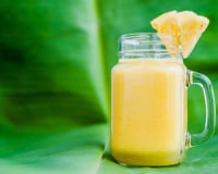 Cocktail Springtime à l'ananas, à la pêche et à la coco