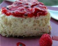 Les bananes, le tapioca et la vanille font de ce dessert un mets délicat, parfumé d'exotisme avec son coulis au duo de framboises, fruits de la passion et sa pointe de…