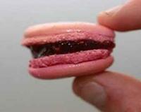 La recette de la confiture de framboises par Vincent Dallet, pâtissier en Champagne !Idéal pour remplir les macarons framboises...