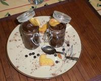 Une délicieuse mousse au chocolat avec de léger couche croquante