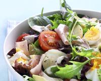 Une salade fraîcheur au Caprice des Dieux.