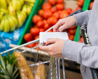 Arrêtez de suivre vos listes de courses : le conseil d’un expert pour vraiment faire des économies