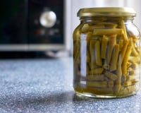 Rappel produit chez Carrefour : vérifiez vos placards, ces bocaux d'haricots verts présentent un risque