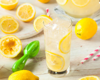 Citronnade : voici nos 3 meilleures recettes pour la faire maison à l’approche de l’été !