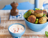Falafels au pistou et leur petite sauce tahini