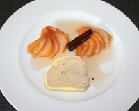 Foie gras mi cuit, poires aux épices