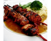 Brochettes de poulet et figues marinées au cognac